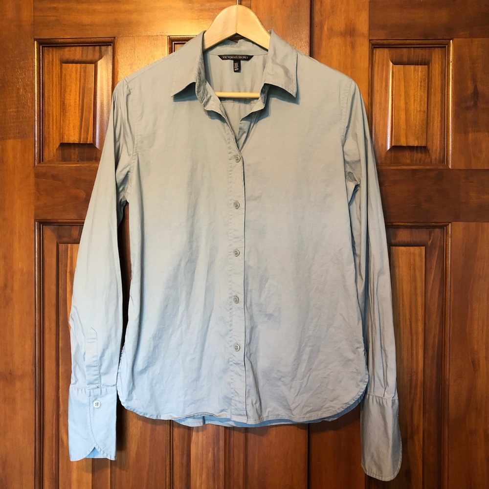 *3/$15* Victoria’s Secret Gray Button Down Shirt M